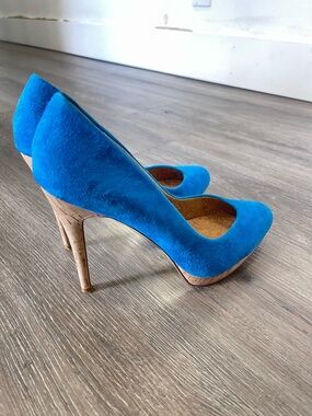 Charles David Electric Blue Suede Stiletto Pumps
